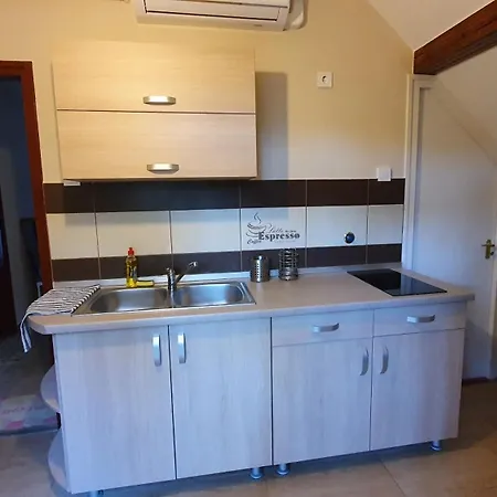 Agnes Vendeghazak Siofok-apartman 2 Σίοφοκ