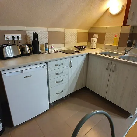 Agnes Vendeghazak Siofok-apartman 2 Guest house