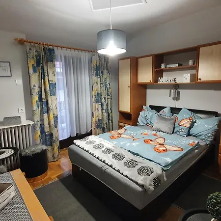 Agnes Vendeghazak Siofok-apartman 2 Πανσιόν