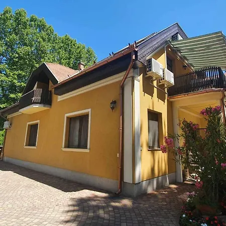 Gasthuis Agnes Vendeghazak Siofok-apartman 2